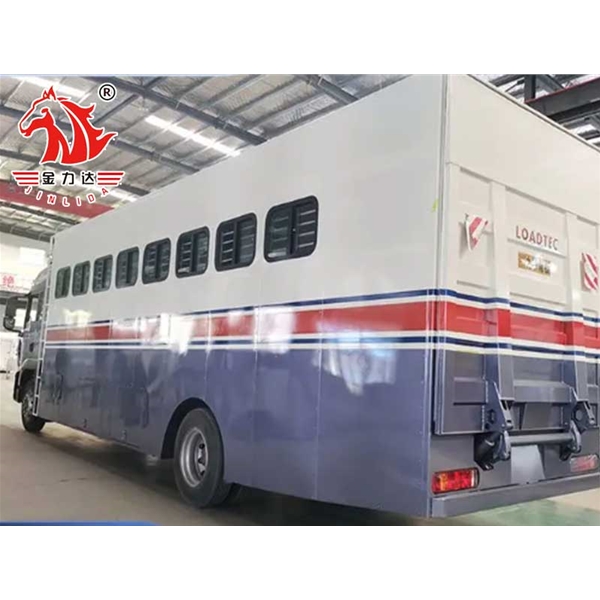 伊春自行式运马车